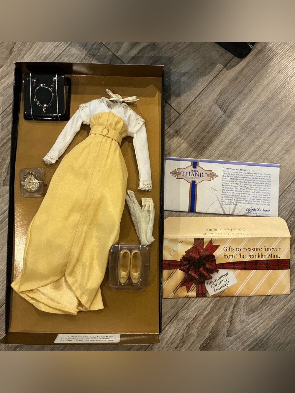 NIB Franklin Mint Titanic Rose Doll Strolling Outfit w/C.O.A.